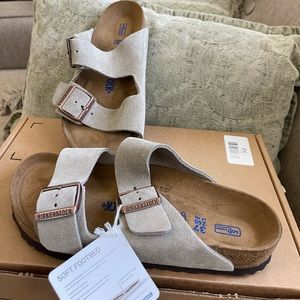 New Birkenstock Arizona tan suede sandals  sz 37 7